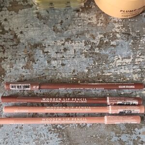 Wooden Lip Pencil Set in Ultrs Peach and Toffee Bites